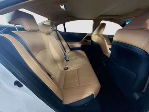 Used 2024 Lexus ES 300h Ultra Luxury image 27