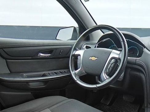 Used 2016 Chevrolet Traverse LT FWD image 16