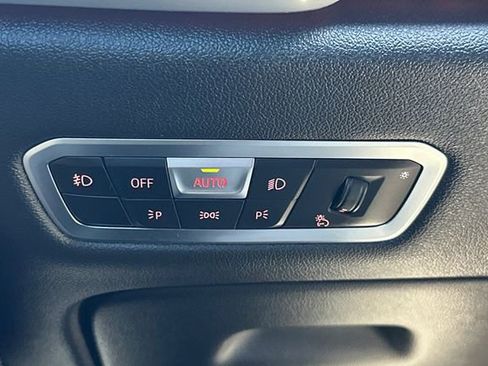 Used 2020 BMW X5 M50i w/ Premium Package image 36