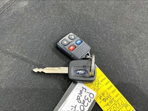 Used 2002 Ford Thunderbird RWD image 28
