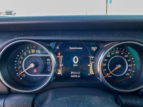 Used 2021 Jeep Wrangler Unlimited Sahara image 20