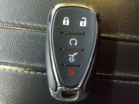 Used 2020 Chevrolet Blazer LT image 32