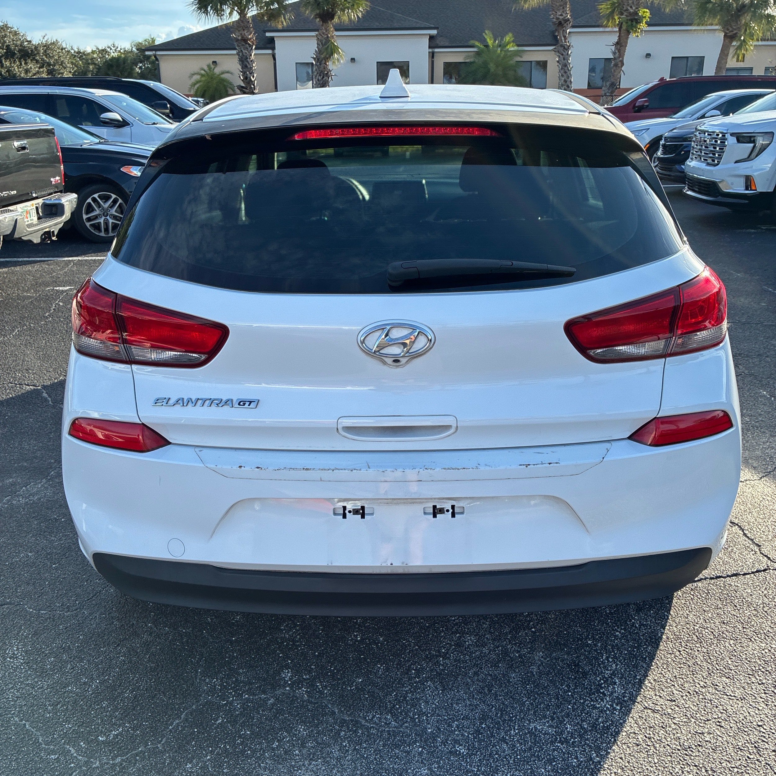 Used 2020 Hyundai Elantra GT FWD image 9