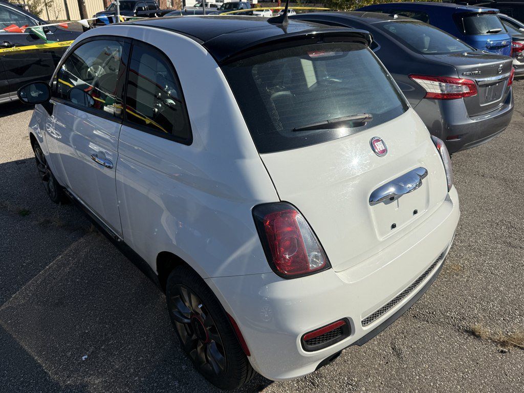 Used 2017 FIAT 500 Pop w/ Sport Black Trim Package FWD image 4