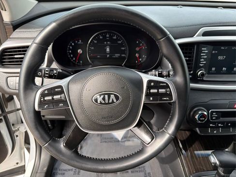 Used 2020 Kia Sorento EX image 18