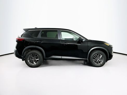 Used 2023 Nissan Rogue S AWD/4WD image 10