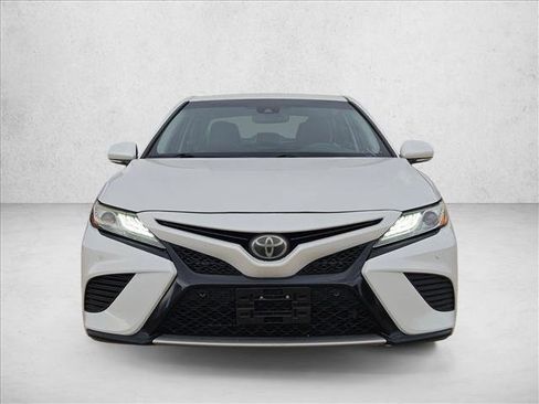 Used 2018 Toyota Camry XSE FWD image 4
