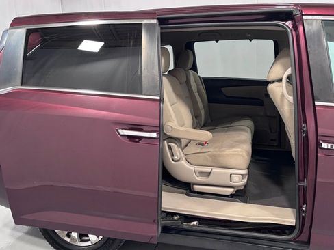 Used 2014 Honda Odyssey EX image 27