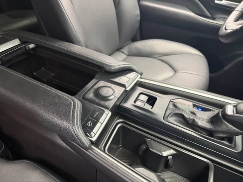 Used 2025 Toyota Grand Highlander AWD image 49
