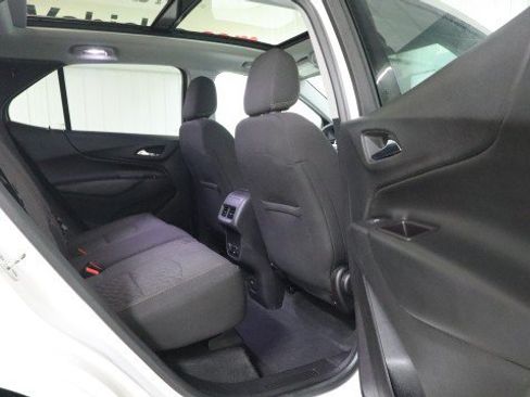 Used 2018 Chevrolet Equinox LT w/ Sun & Infotainment Package FWD image 11