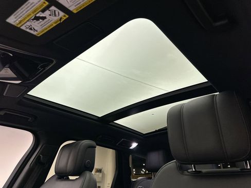 Used 2020 Land Rover Range Rover Sport HSE image 23