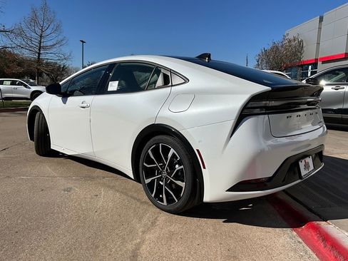 New 2026 Toyota Prius Plug-In Hybrid image 8