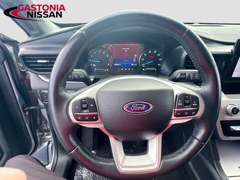 Used 2023 Ford Explorer XLT AWD/4WD image 14