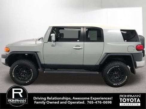 Used 2010 Toyota FJ Cruiser 4WD image 3