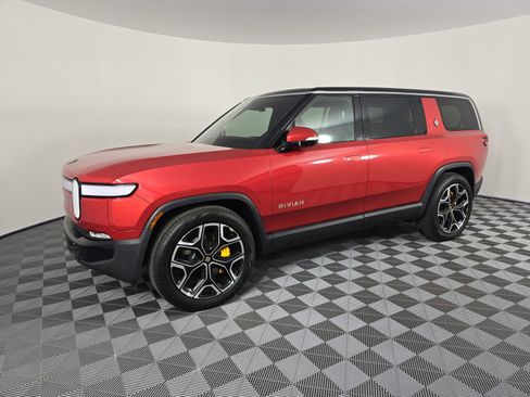 Used 2023 Rivian R1S Adventure image 1