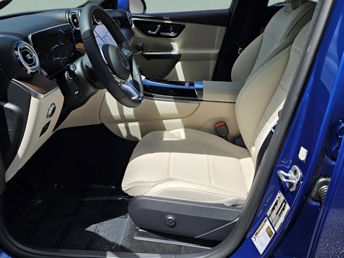 New 2025 Mercedes-Benz GLC 300 image 9