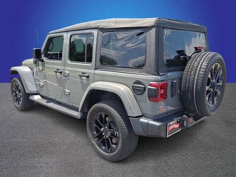 Used 2023 Jeep Wrangler Unlimited Sahara AWD/4WD image 6