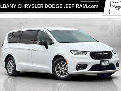Used 2024 Chrysler Pacifica Touring-L