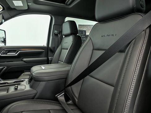 New 2026 GMC Sierra 2500 Denali w/ Denali Reserve Package AWD/4WD image 10