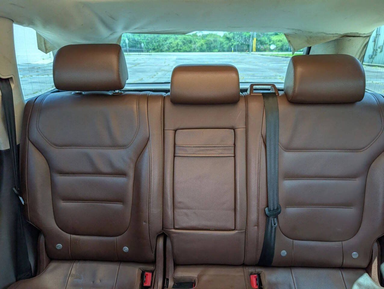 Used 2011 Volkswagen Touareg TDI AWD/4WD image 32