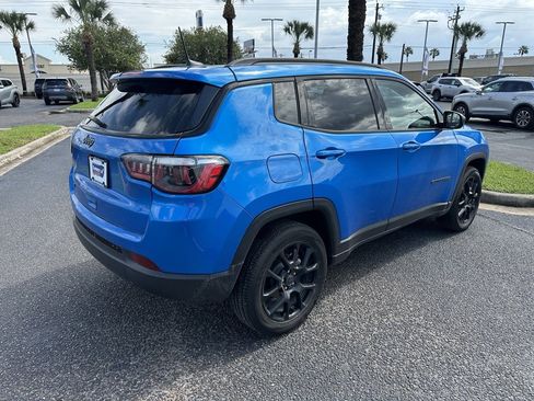 Used 2025 Jeep Compass Latitude w/ Altitude Special Edition image 6