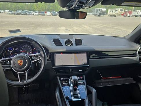Used 2019 Porsche Cayenne AWD/4WD image 12