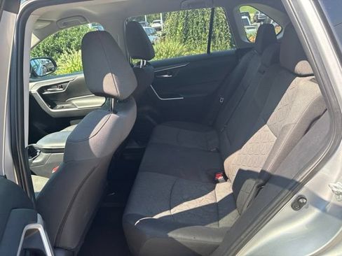 Used 2021 Toyota RAV4 XLE AWD/4WD image 25