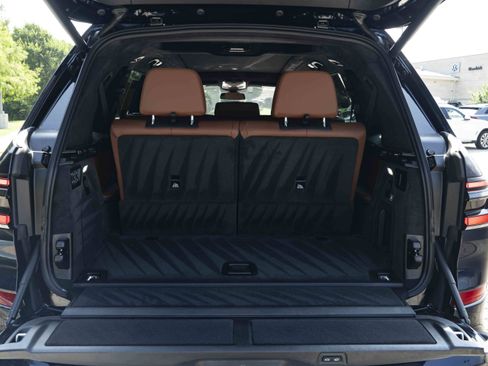 Used 2025 BMW X7 M60i AWD/4WD image 46