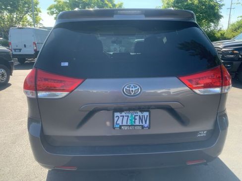 Used 2012 Toyota Sienna XLE AWD/4WD image 3