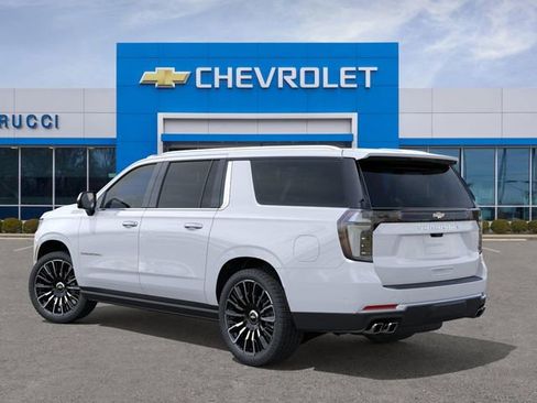New 2026 Chevrolet Suburban High Country image 3