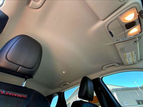 Used 2021 Jeep Cherokee Trailhawk w/ Comfort/Convenience Group AWD/4WD image 22