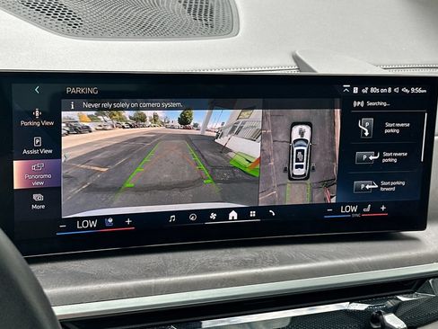 Used 2025 BMW X7 xDrive40i AWD/4WD image 21