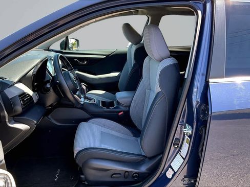 Used 2025 Subaru Outback Premium AWD/4WD image 11