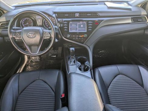 Used 2020 Toyota Camry SE image 15