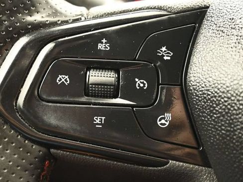 Used 2024 Chevrolet Trax RS w/ Driver Confidence Package FWD image 19