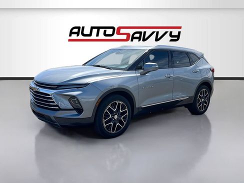 Used 2023 Chevrolet Blazer Premier w/ Driver Confidence II Package FWD image 3