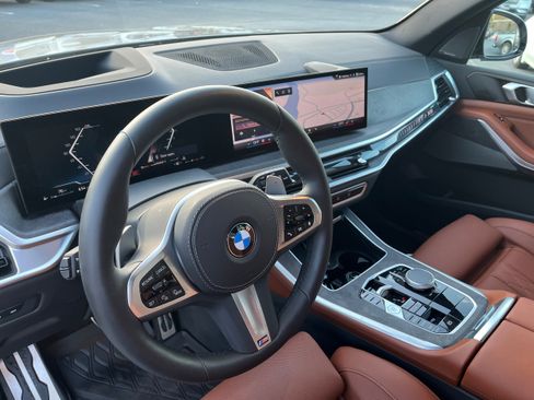Used 2024 BMW X5 xDrive40i w/ M Sport Package image 8