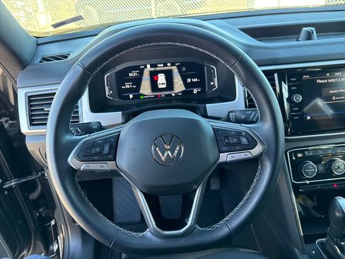Used 2022 Volkswagen Atlas Cross Sport SEL image 16