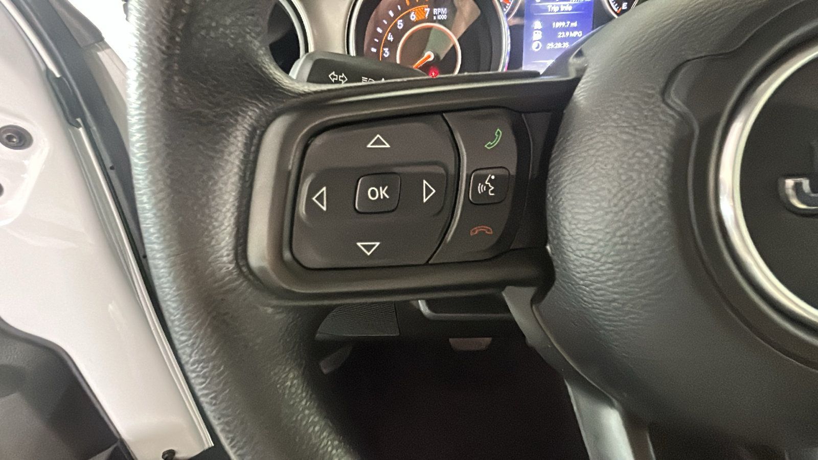 Used 2021 Jeep Wrangler Sport AWD/4WD image 18