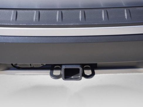 Used 2022 Ford Explorer XLT w/ Equipment Group 202A image 10