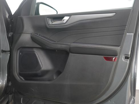 Used 2024 Ford Escape SE image 11