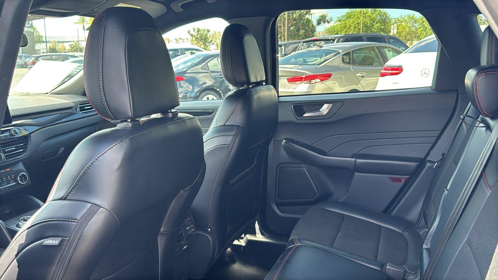 Used 2025 Ford Escape ST-Line FWD image 24