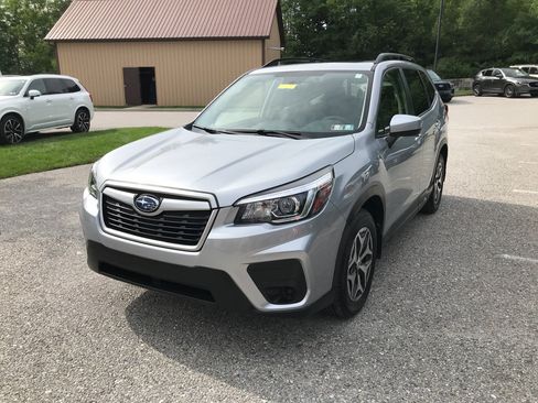 Used 2020 Subaru Forester Premium AWD/4WD image 4