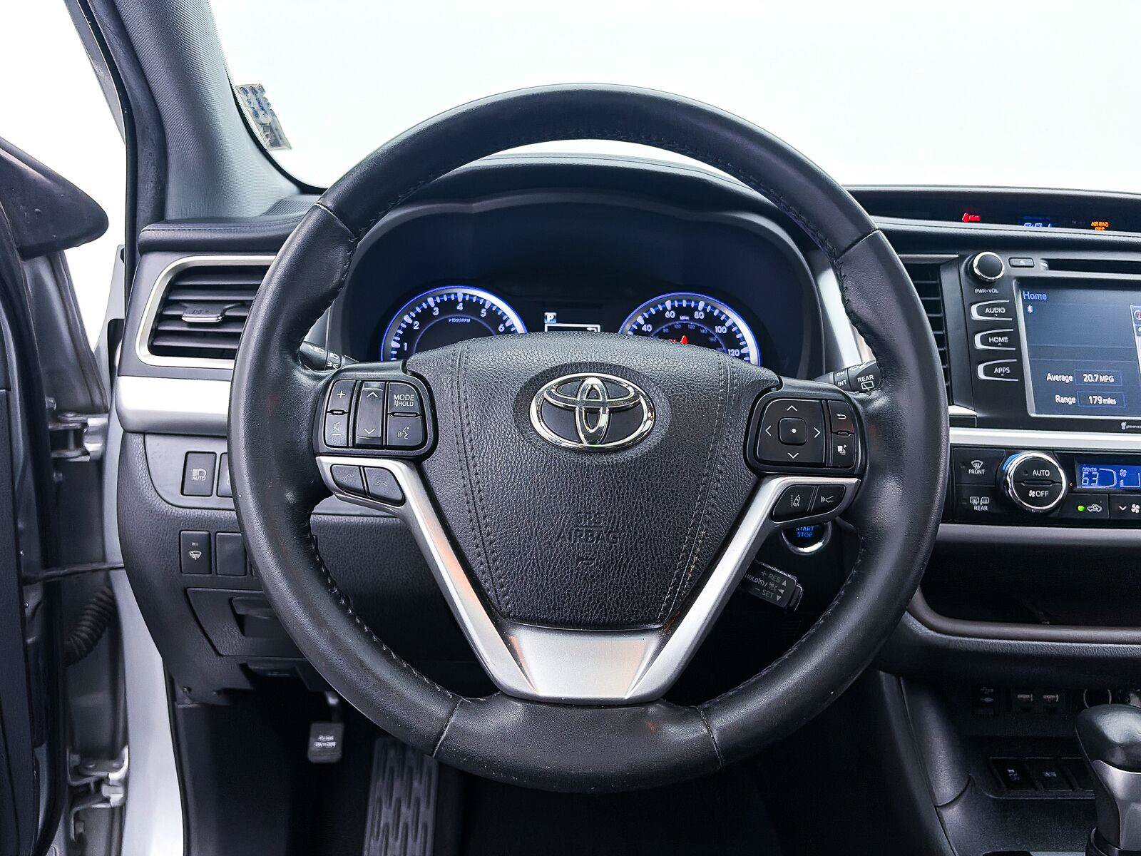 Used 2019 Toyota Highlander XLE FWD image 26