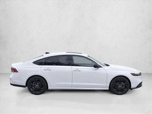 Certified 2025 Honda Accord SE image 8