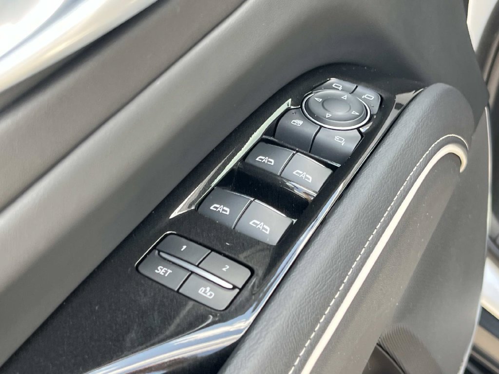 Certified 2024 Cadillac Escalade ESV Premium Luxury AWD/4WD image 32