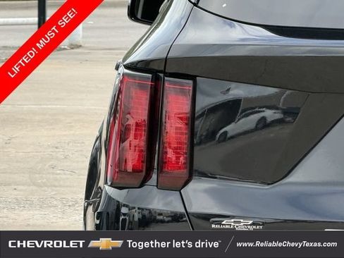 Used 2022 Kia Sorento EX w/ Panoramic Sunroof Package FWD image 9