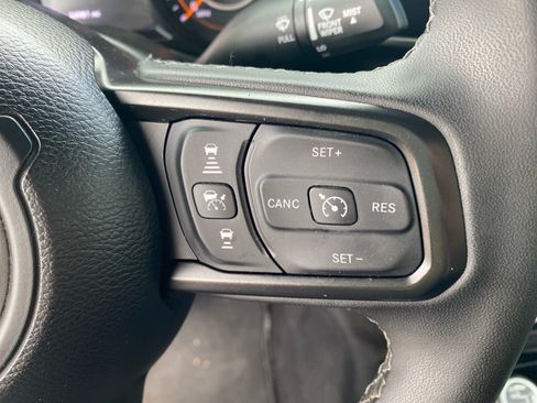 Used 2025 Jeep Wrangler Unlimited Sport AWD/4WD image 16