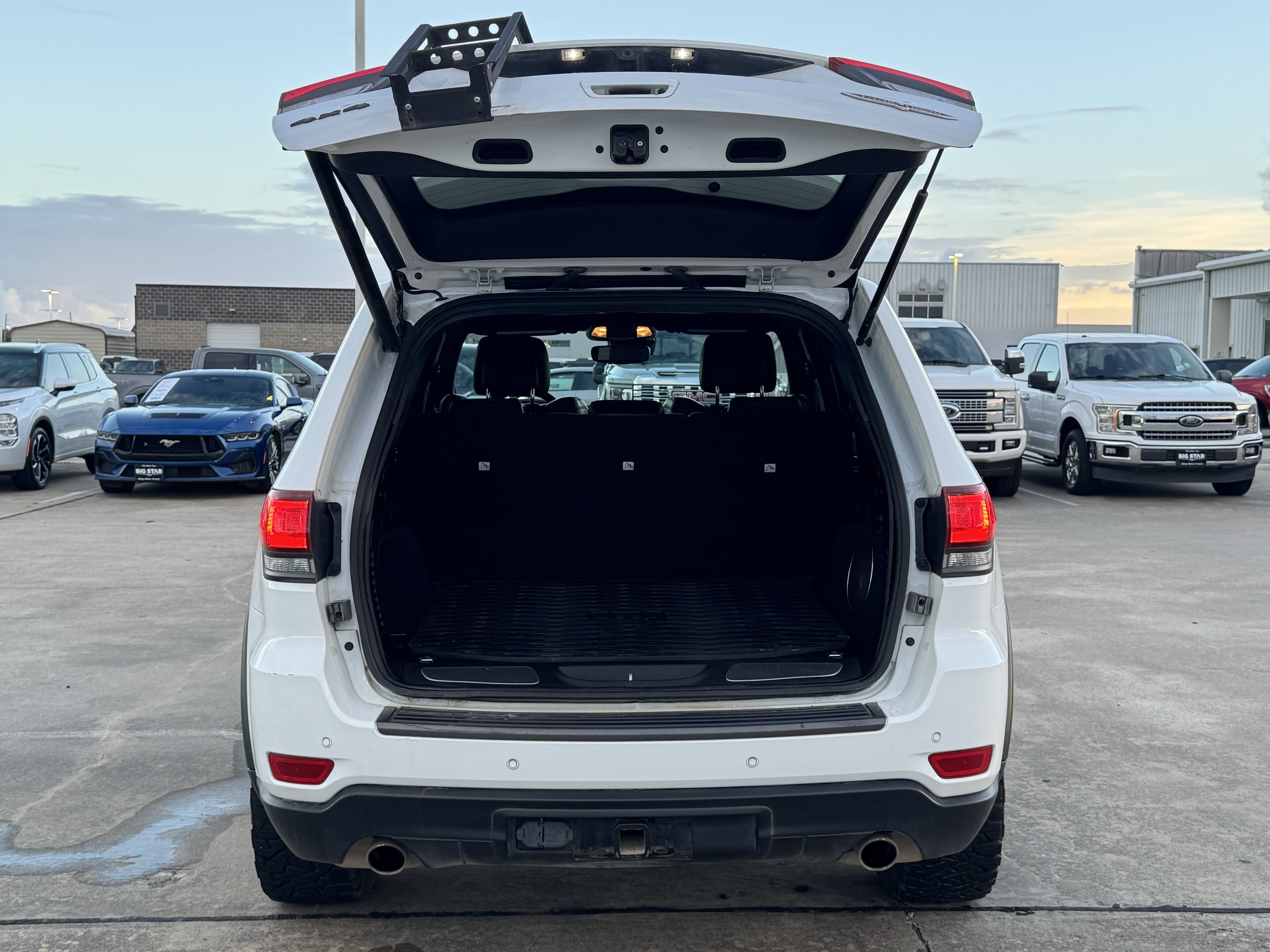 Used 2021 Jeep Grand Cherokee Trailhawk w/ Trailhawk Luxury Group AWD/4WD image 35