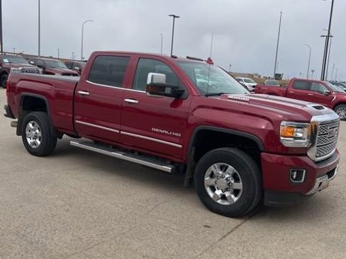 Used 2019 GMC Sierra 3500 Denali w/ Duramax Plus Package AWD/4WD image 4